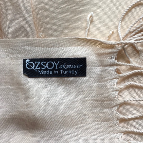 Cream Pashmina Wrap Large Soft - Picture 5 of 8